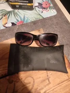 lunettes de soleil+étui