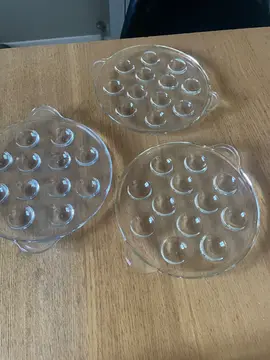 3 assiettes à escargots