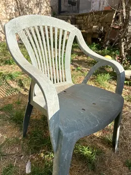 lot 8 chaises en plastique