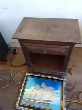 donne petit meuble de chevet