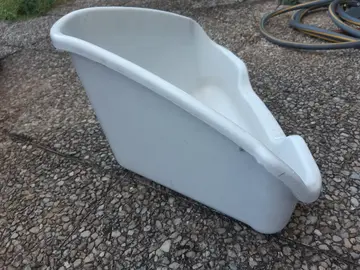 Mitière en angle pour Lapin ou autres rongueurs