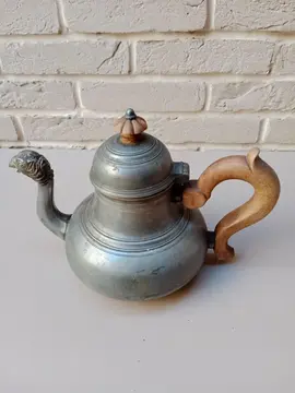 Théière ancienne en étain "tête de dinde"