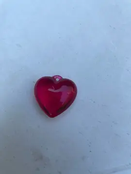 pendentif cœur rouge ♥️
