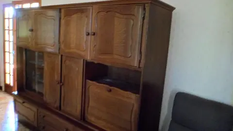 Grand buffet en bois de salle à manger