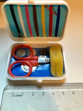 Petite trousse à couture de voyage