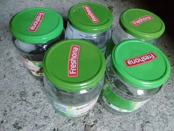 5 bocaux vides