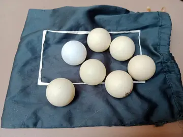7 balles de ping-pong
