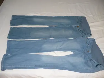 Deux jeans de grossesse taille 38