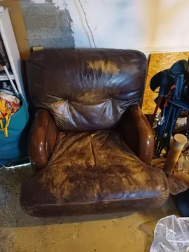 Gros Fauteuil en Cuir Vintage