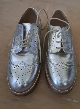 Paire de chaussures mixte