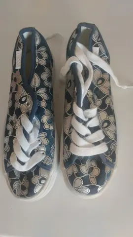 chaussures taille 33 neuve sans étiquette