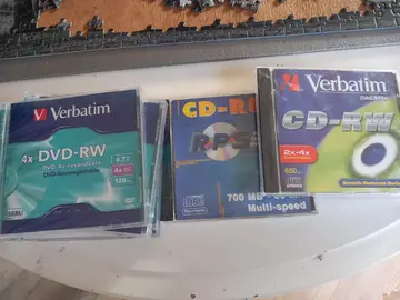 5 CD neufs