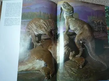 Livre "Les animaux préhistoriques", 1976, bon état