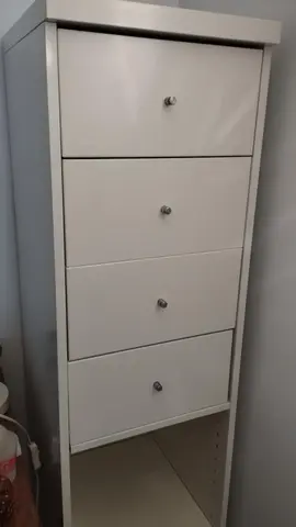 meuble blanc à tiroirs