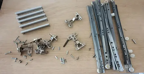 Visserie pour meuble