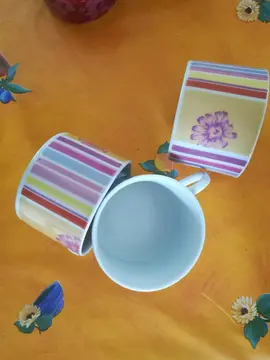 3 tasses