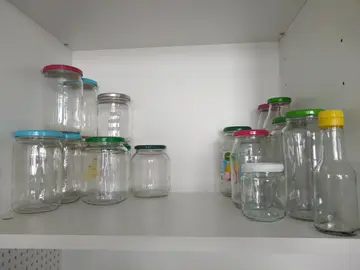 Pots et bouteilles alimentaires en verre