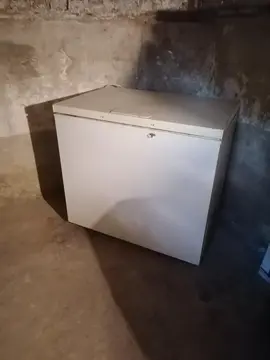 Grand congélateur coffre