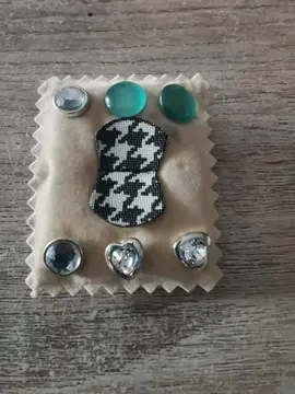 3 paires de boucles d'oreilles