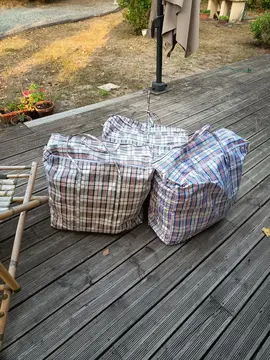 Lot 3 sacs de vêtements fille et garçon 3 ans et plus