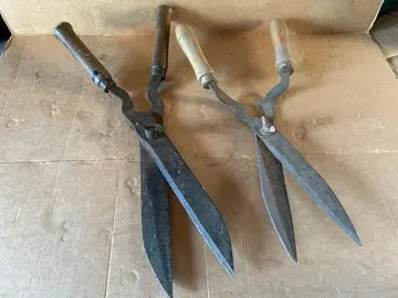 2 cisailles à main