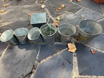 pots de fleurs en métal