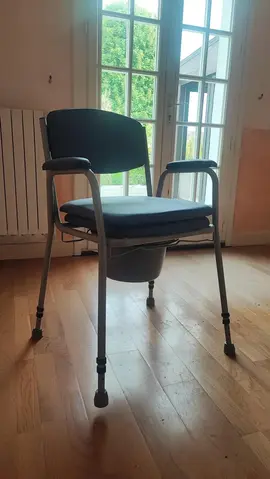 chaise percee