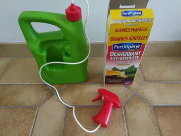 Pulvérisateur vide 3l + fond de déserbant
