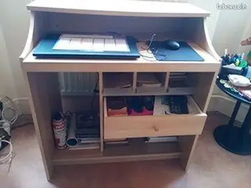 bureau avec rangements tiroirs et étagère, tablette coulissante