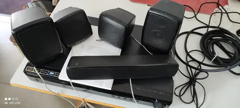 Home Cinema HORS SERVICE