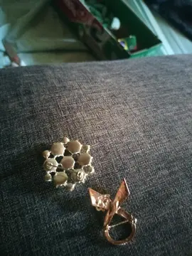Lot broches