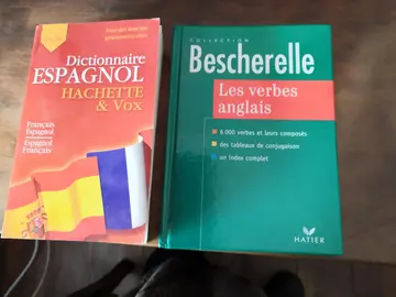 dictionnaire de poche et Bescherelle