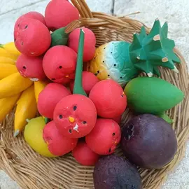corbeille fruits en bois colorés