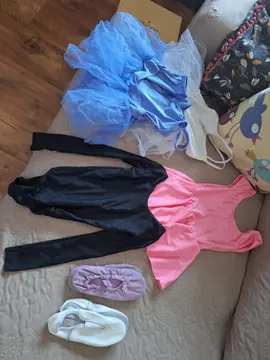 Vêtements et chaussures gym danse 4/6 ans