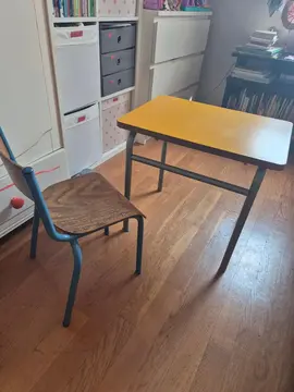 Petit bureau pour enfant