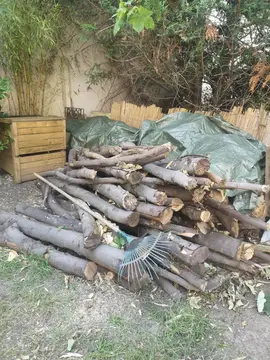 2 stères de bois pour cheminée ou poêle à bois