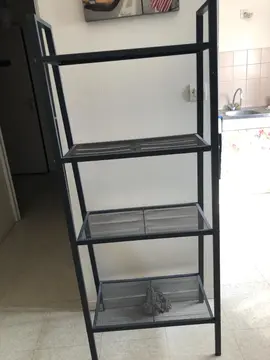 Etagères, élément de rangement métallique - bien lire svp les conditions