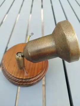 applique laiton socle bois