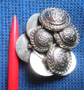 LOT 9 BOUTONS METAL ARGENTE