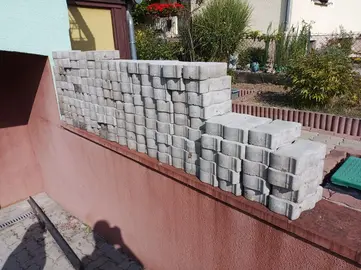 Pavés autobloquants gris
