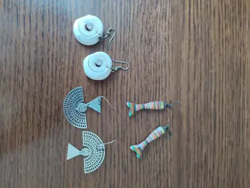 3 paires de boucles d'oreilles