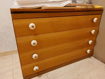 commode en bois profonde