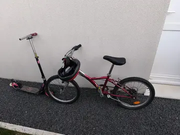 vélo , trotinette et casque
