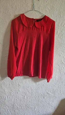 chemise rouge