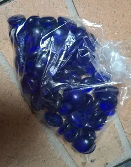 pieres en verre bleu pour déco