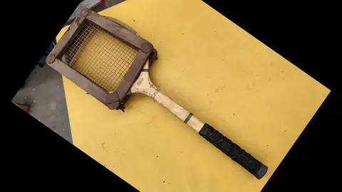 vieille raquette en bois