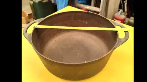 cocotte fonte sans couvercle