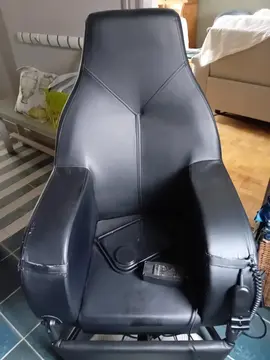 2 fauteuils médicalisés