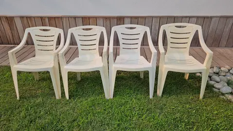 Lot de 4 fauteuils en PVC