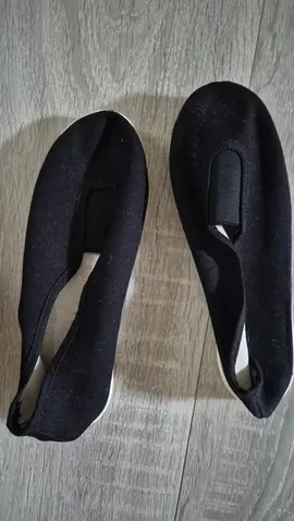 Chaussons de gym NEUFS 32 en tissu enfant, noir
